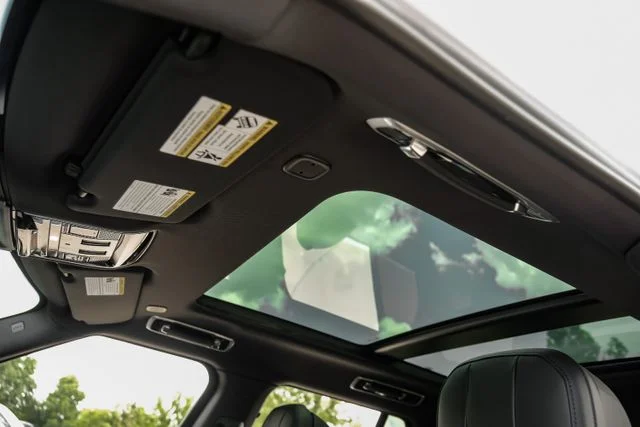 2026 Land Rover Range Rover SE - Photo 4