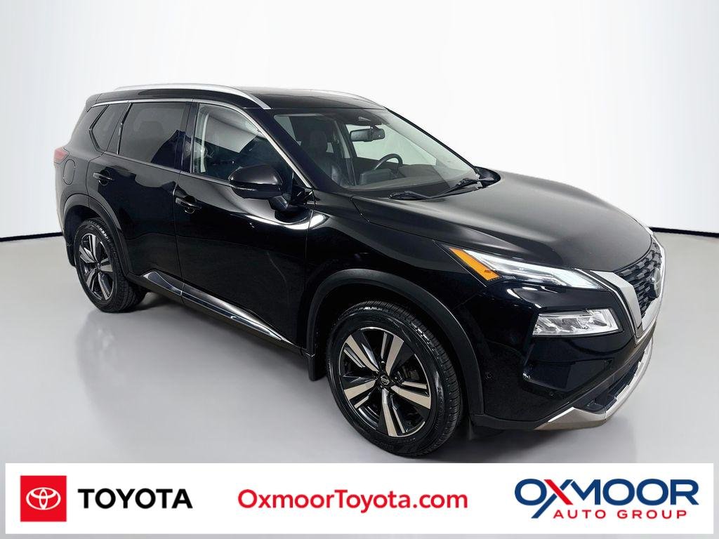 Used 2021 Super Black Nissan Platinum image 1