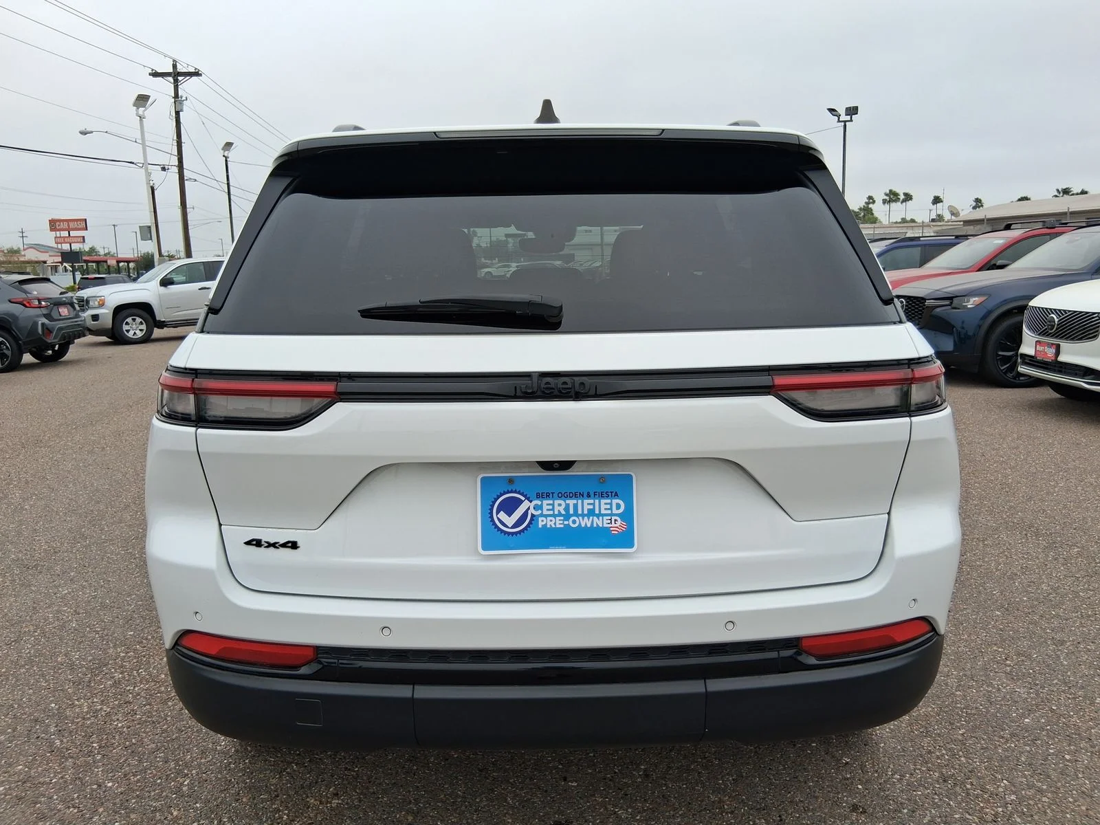 Used 2024 White Jeep Altitude image 5