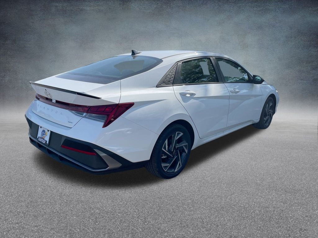 2025 Hyundai Elantra Blue - Photo 31