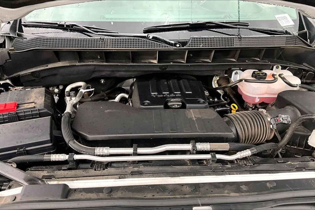 Used 2025 White Chevrolet Custom image 30