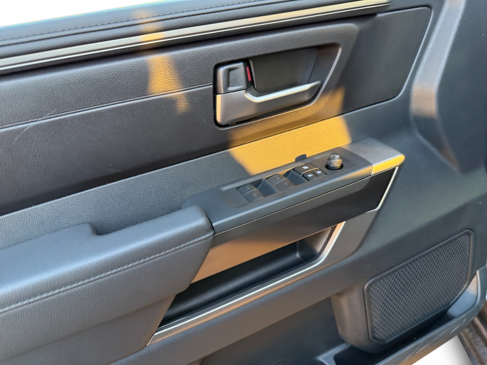 2026 Toyota Tundra SR5 - Photo 10