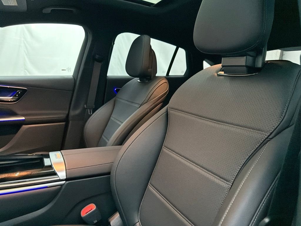 New 2026 Black Mercedes-Benz GLC 300 image 13
