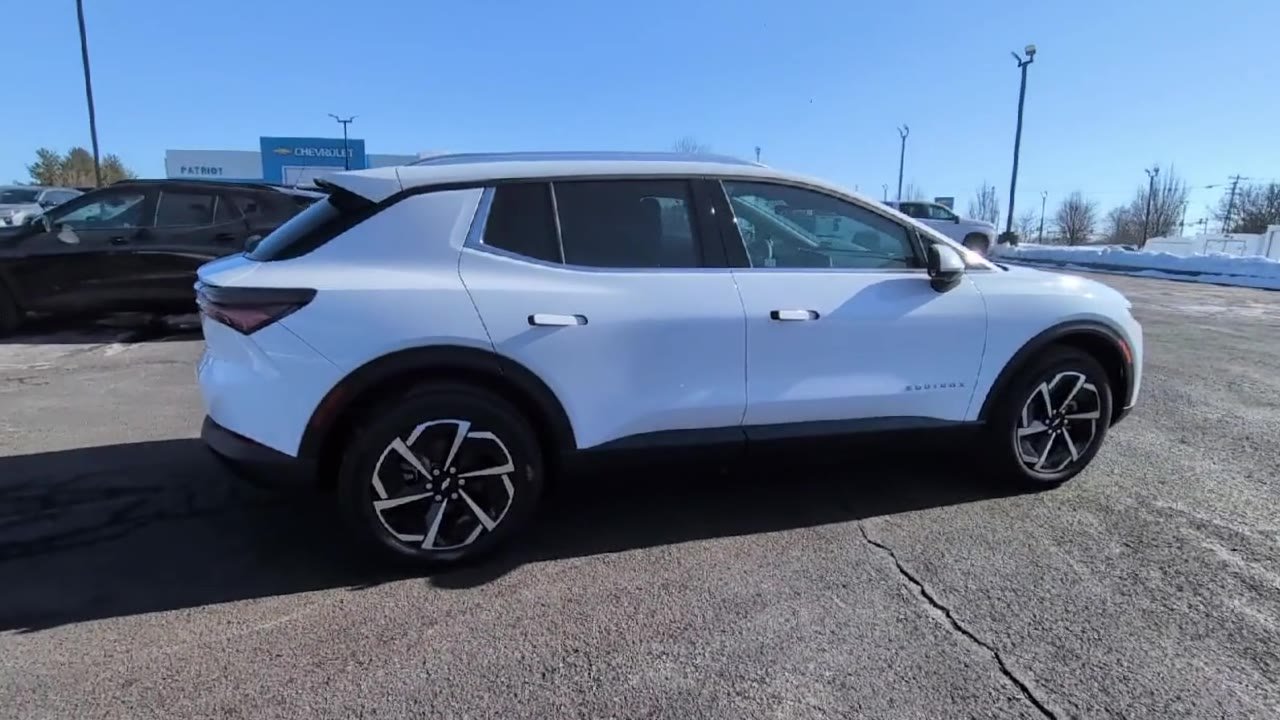 New 2026 Summit White Chevrolet LT image 43