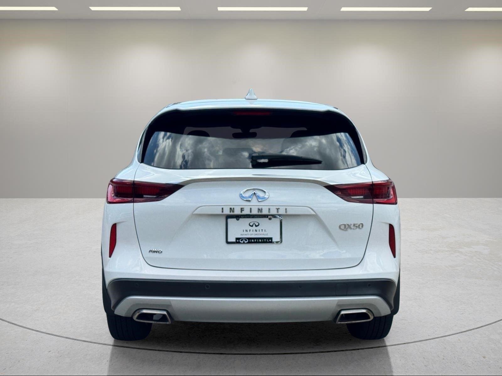 Used 2023 Lunar White INFINITI PURE image 4