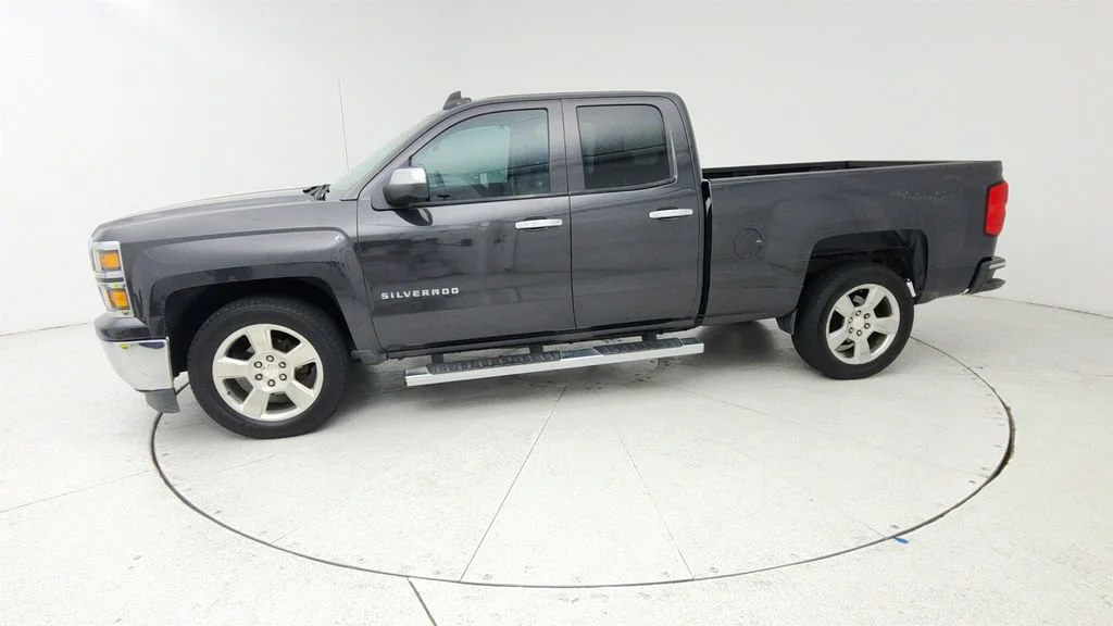 Used 2015 TUNGSTEN METALLIC Chevrolet LS image 4
