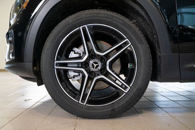 Used 2026 Black Mercedes-Benz GLB 250 image 8
