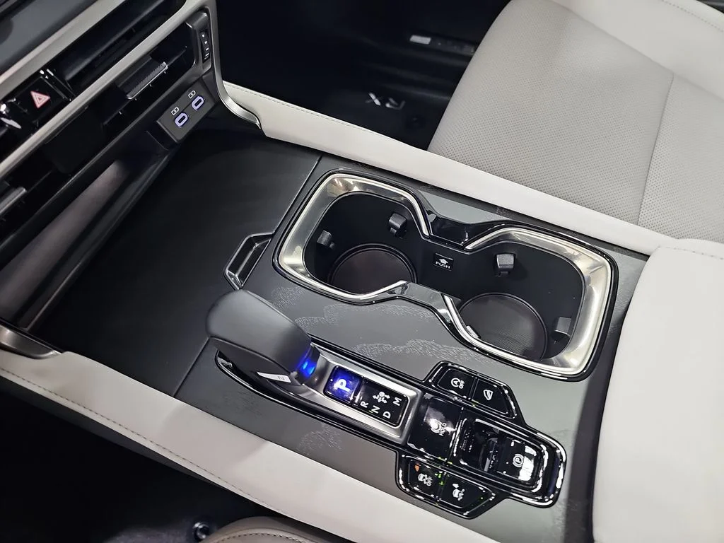 New 2026 Matador Red Mica Lexus PREMIUM image 24