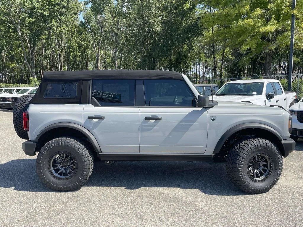 New 2026 White Ford Big Bend image 25