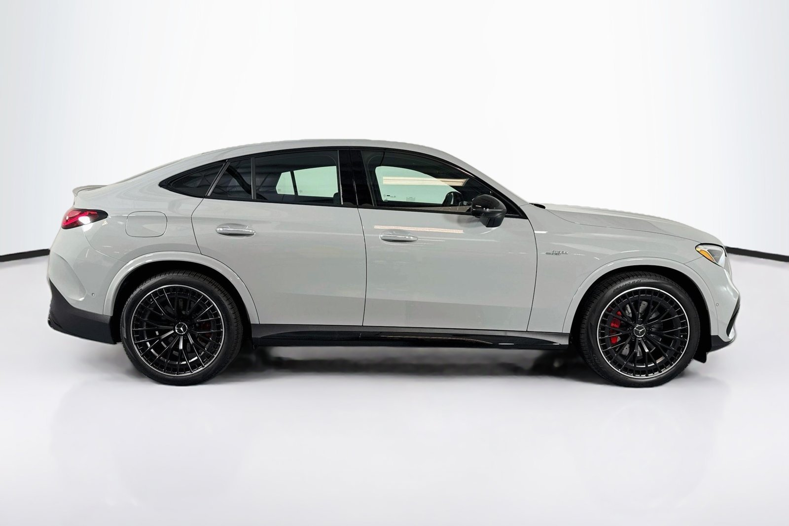 New 2026 MANUFAKTUR Alpine Grey Mercedes-Benz AMG® GLC 43 image 4