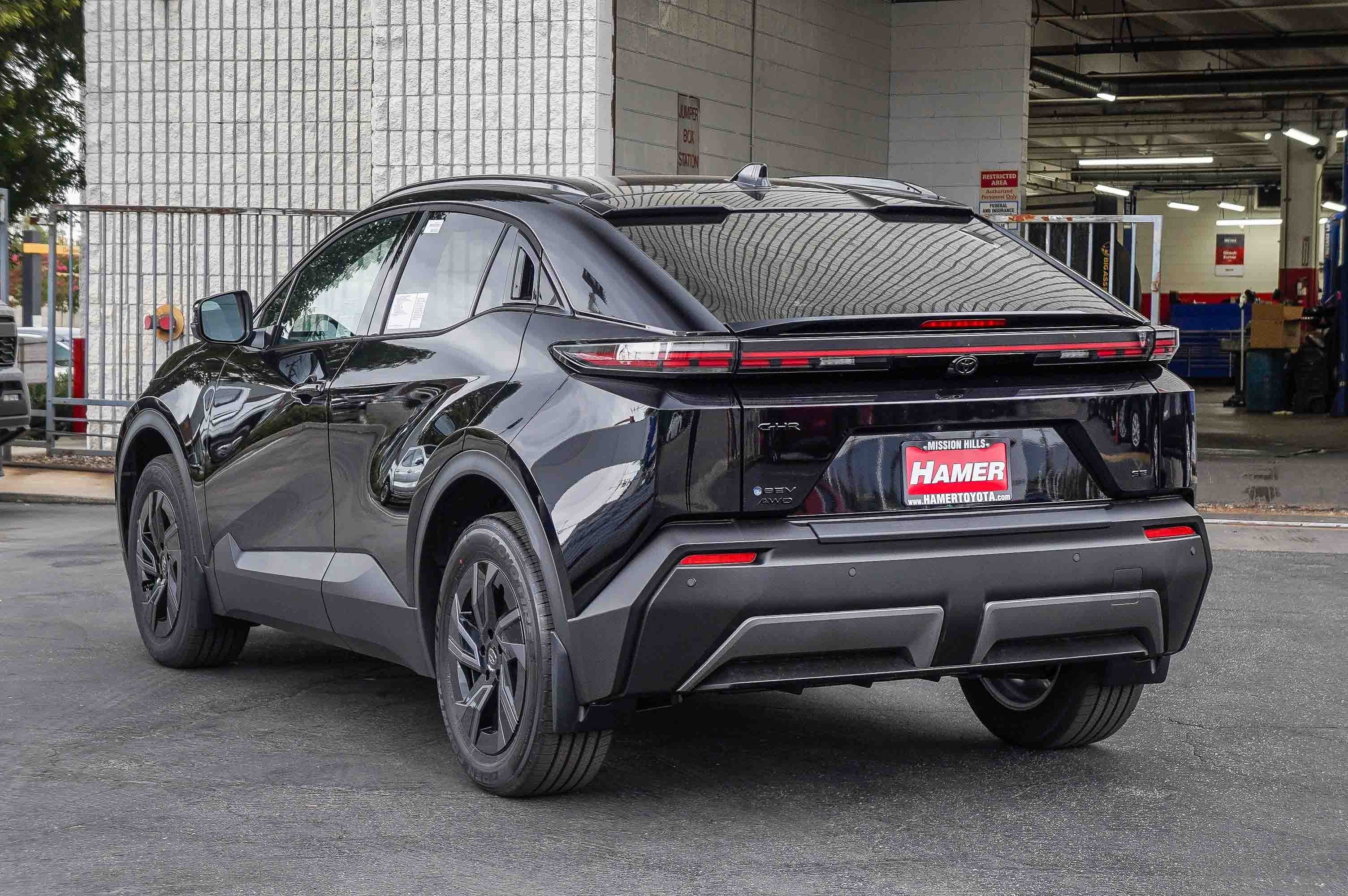 New 2026 Midnight Black Metallic Toyota SE image 4