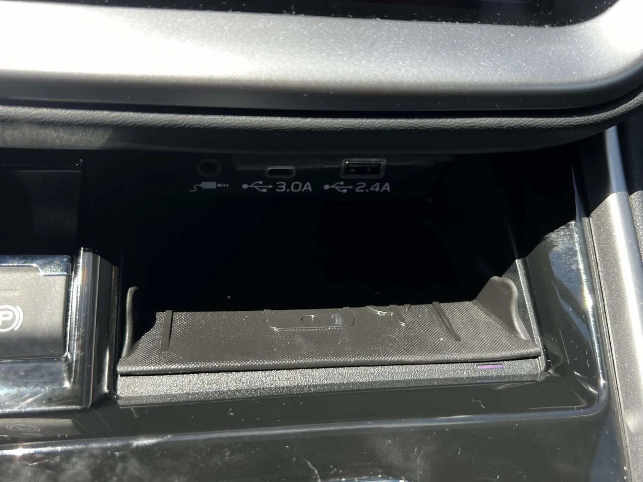 Used 2024 Ice Silver Metallic Subaru Premium image 38