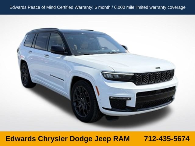 Used 2025 White Jeep Summit image 1