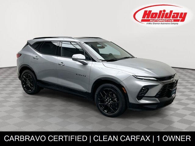 Used 2025 Sterling Gray Metallic Chevrolet RS image 1