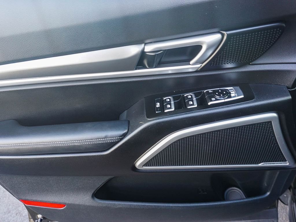 Used 2021 Green Kia S image 18