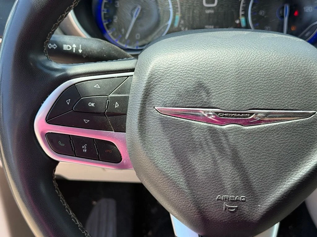 Used 2023 Silver Chrysler Touring L image 15