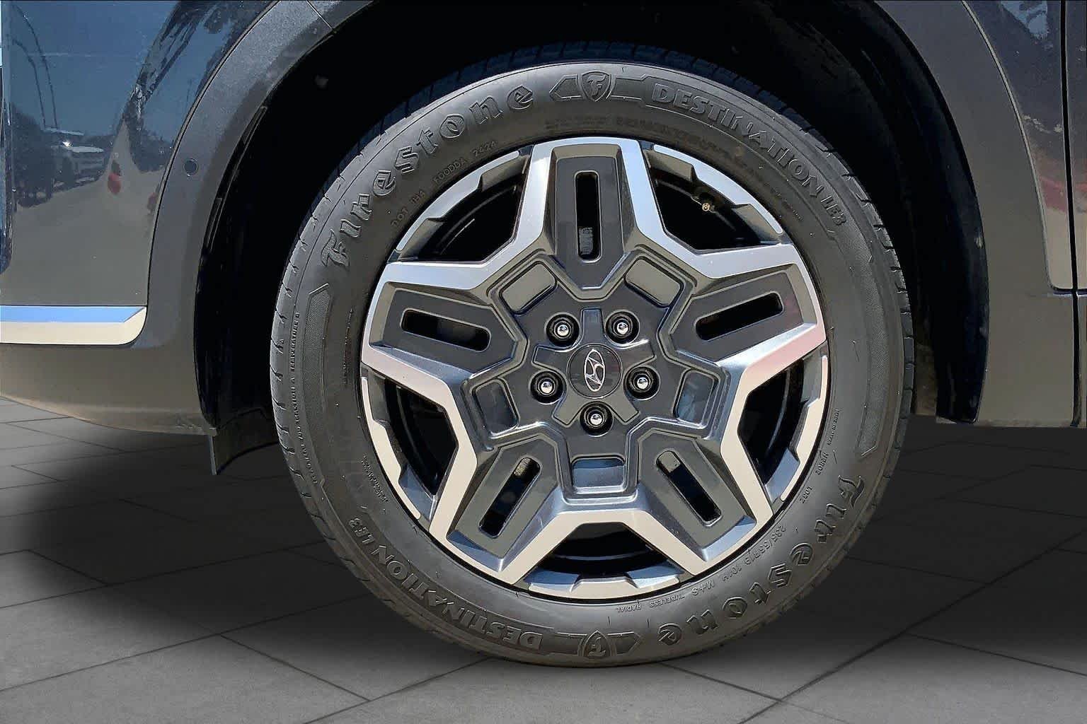 Used 2021 Portofino Gray Hyundai Limited image 11