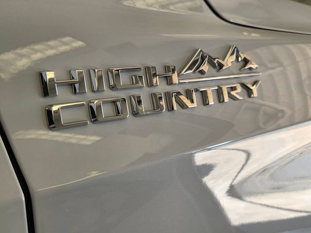 2026 Chevrolet Suburban High Country - Photo 19