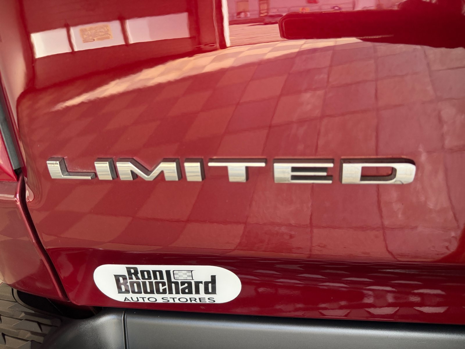 Used 2024 Delmonico Red Pearlcoat Ram Limited image 41