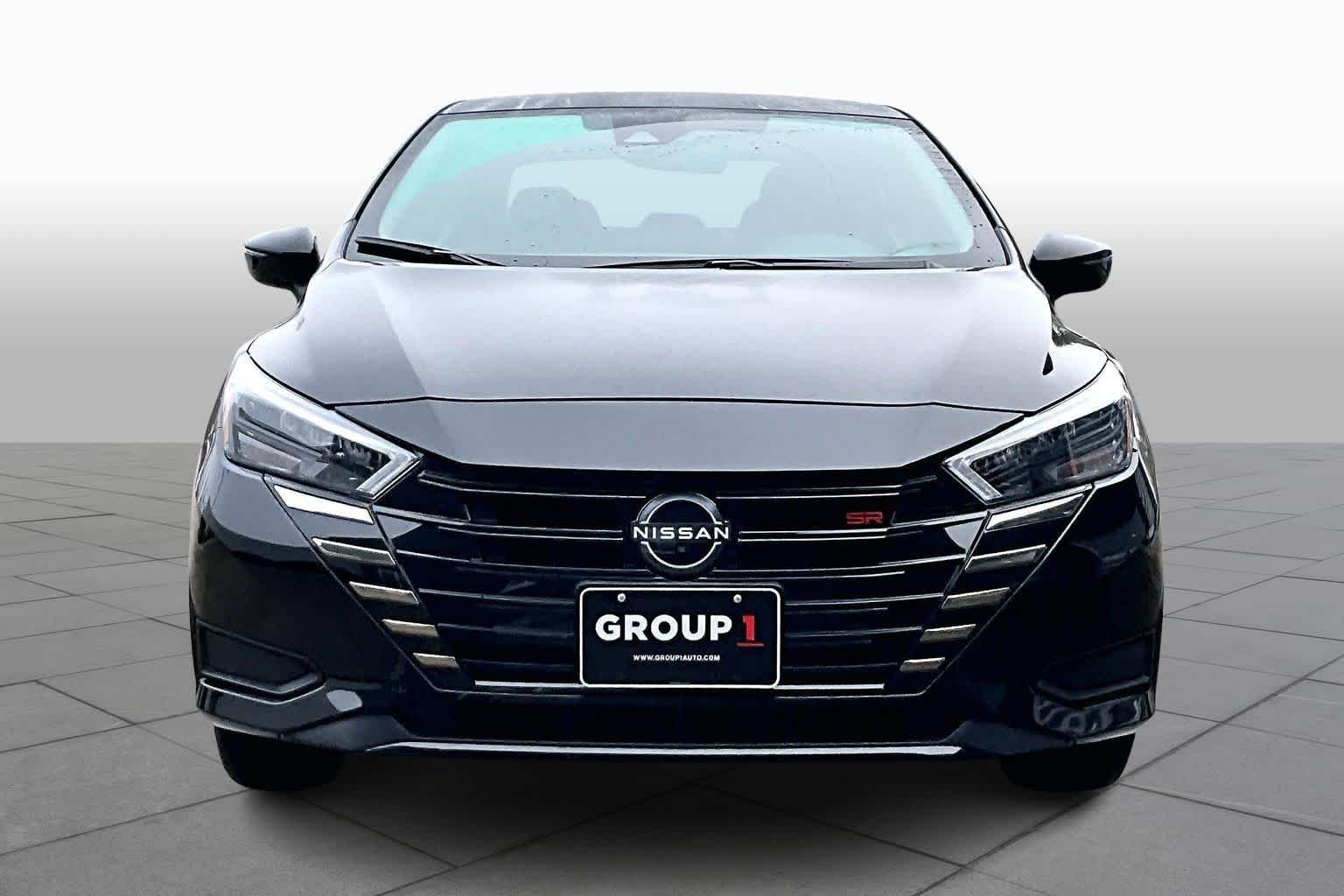 Used 2025 Super Black Nissan SR image 3