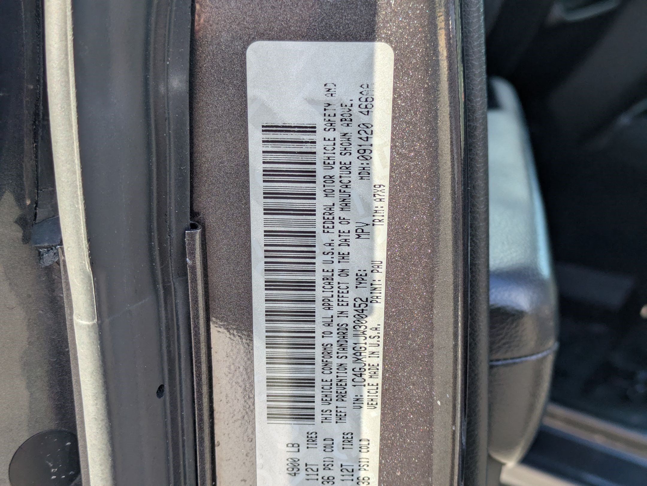 Used 2018 Granite Crystal Clearcoat Metallic Jeep Sport S image 31