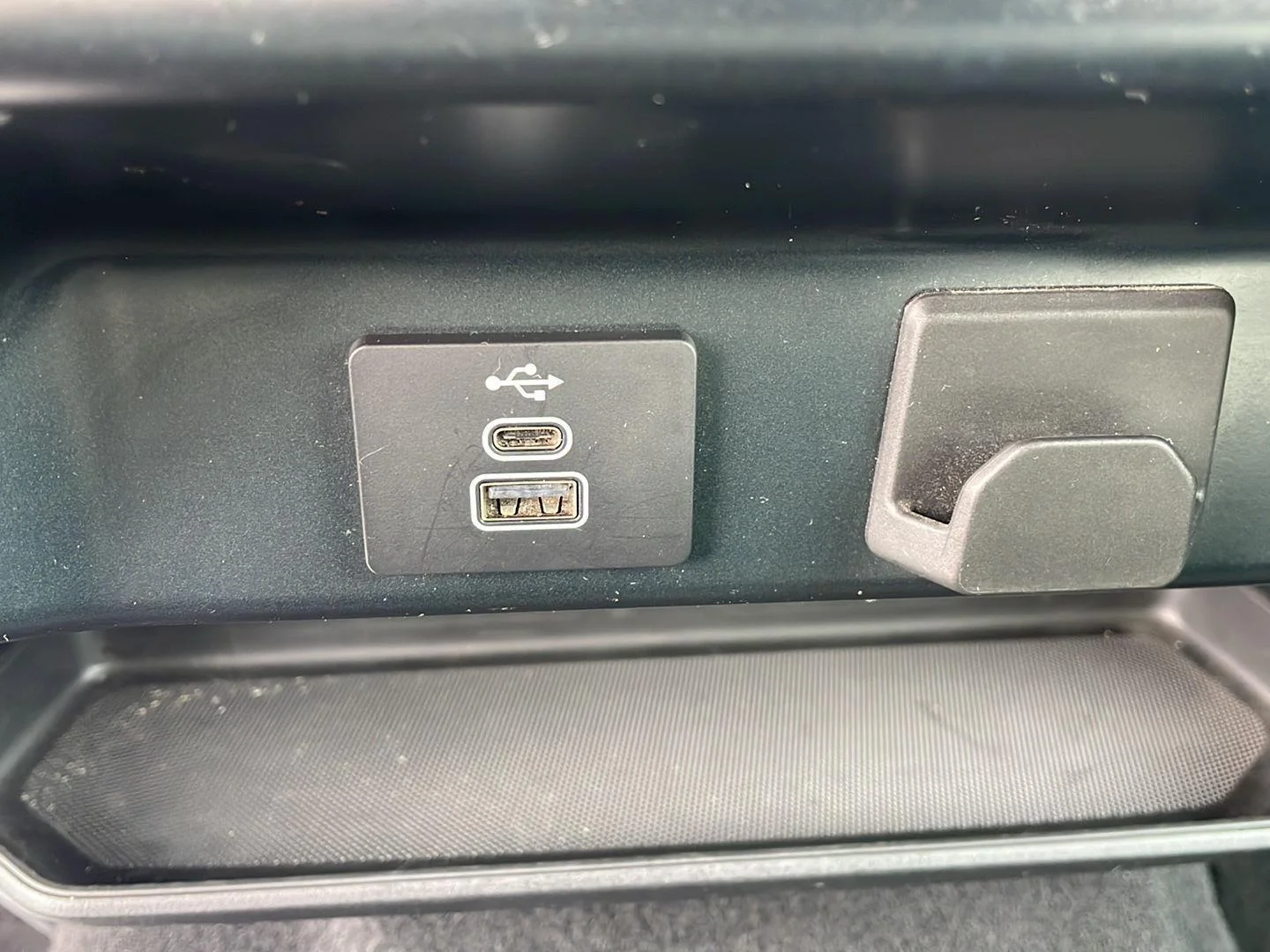 Used 2025 Oxford White Ford XLT image 23