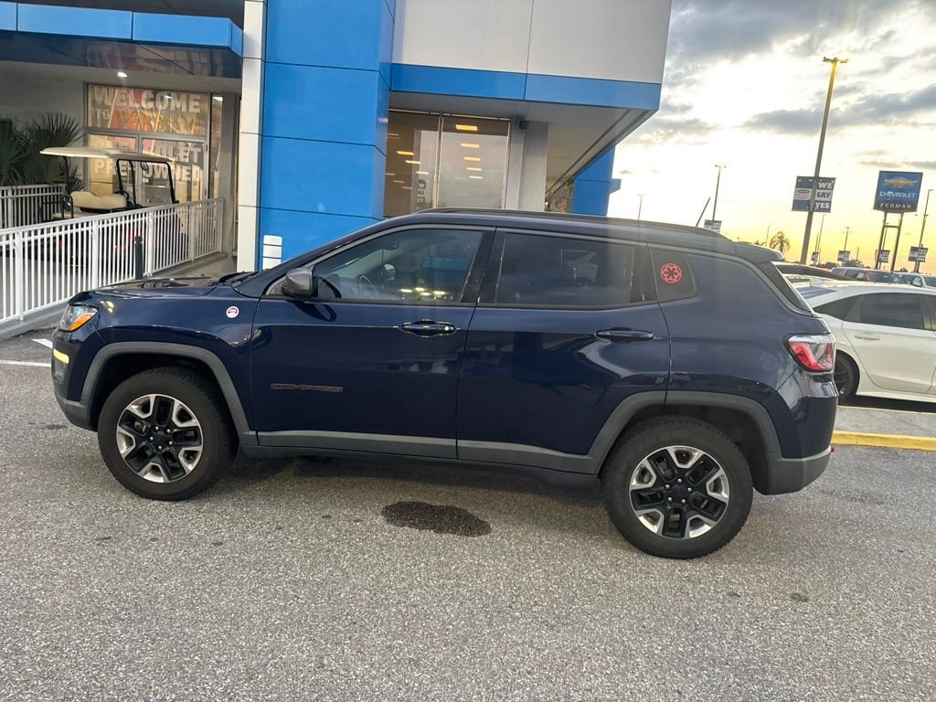 Used 2017 Blue Jeep Trailhawk image 7
