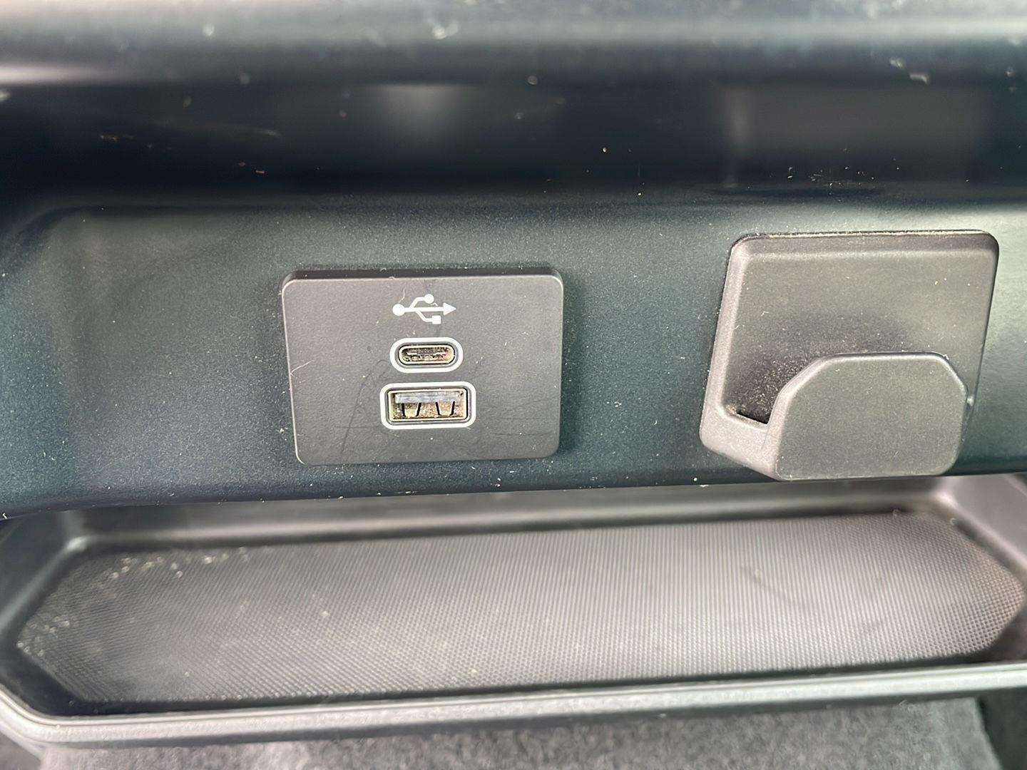Used 2025 Oxford White Ford XLT image 23