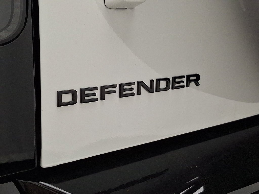 New 2026 Fuji White Land Rover X-Dynamic SE image 22
