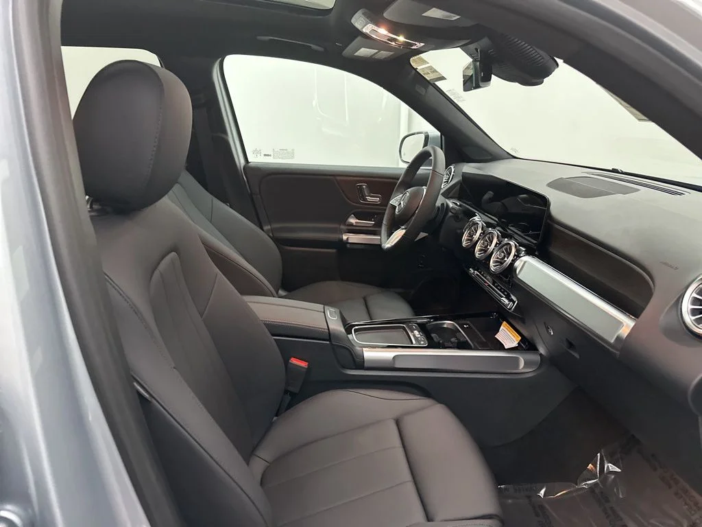 Used 2026 Silver Mercedes-Benz GLB 250 image 28