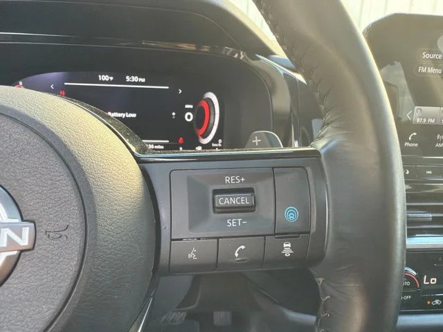 Used 2022 Gray Nissan Platinum image 33
