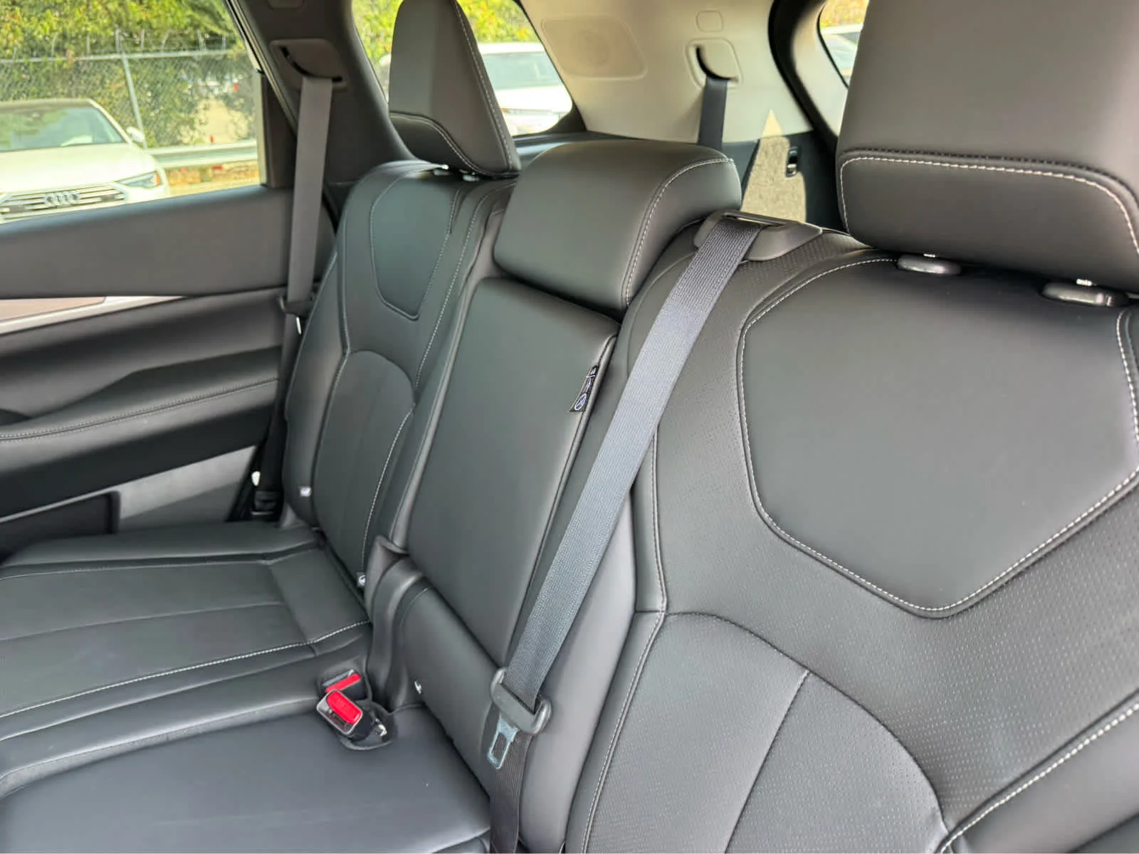 Certified Used 2027 Mineral Black INFINITI LUXE image 26