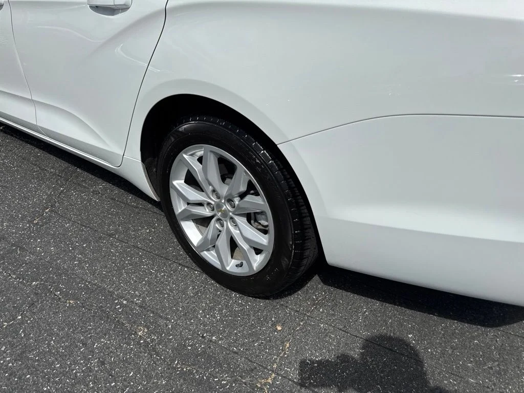 Used 2017 White Chevrolet LT image 9