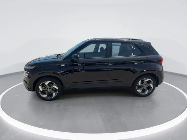 Used 2022 Black Hyundai SEL image 5