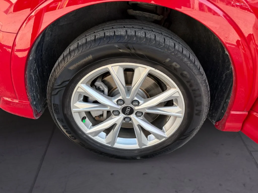 Used 2025  Audi Premium image 9
