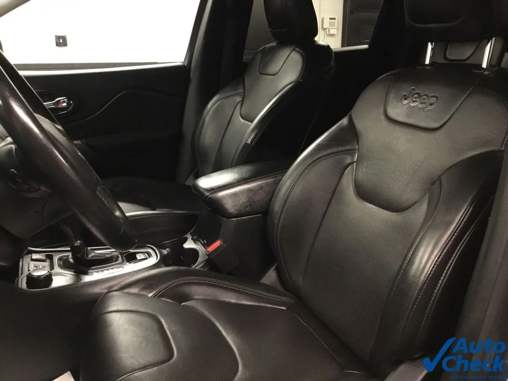 Used 2019 Blue Jeep Limited image 24