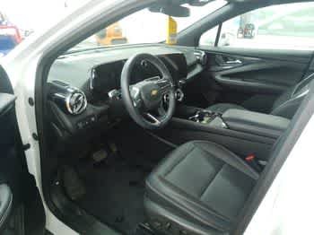 Used 2024 Iridescent Pearl Tricoat Chevrolet eAWD LT image 5