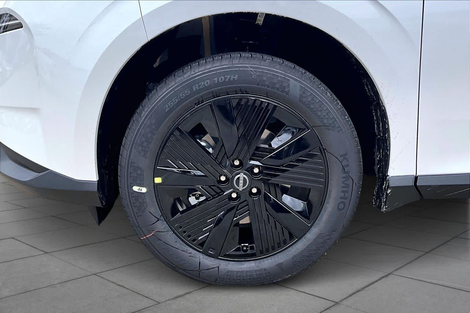 Used 2026 Everest White Pearl Tricoat Nissan SV image 9