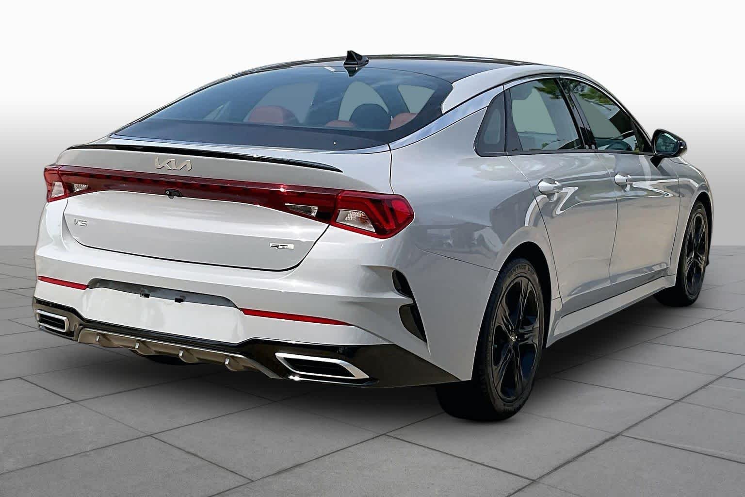 Used 2023 Wolf Gray Kia GT-Line image 15