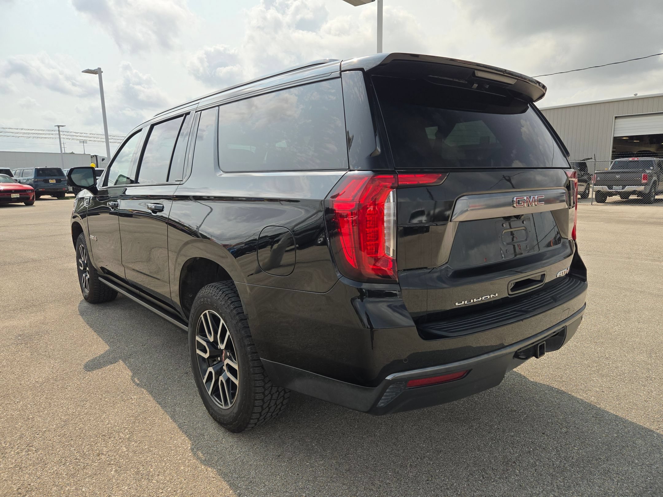 Used 2021 Onyx Black GMC AT4 image 5