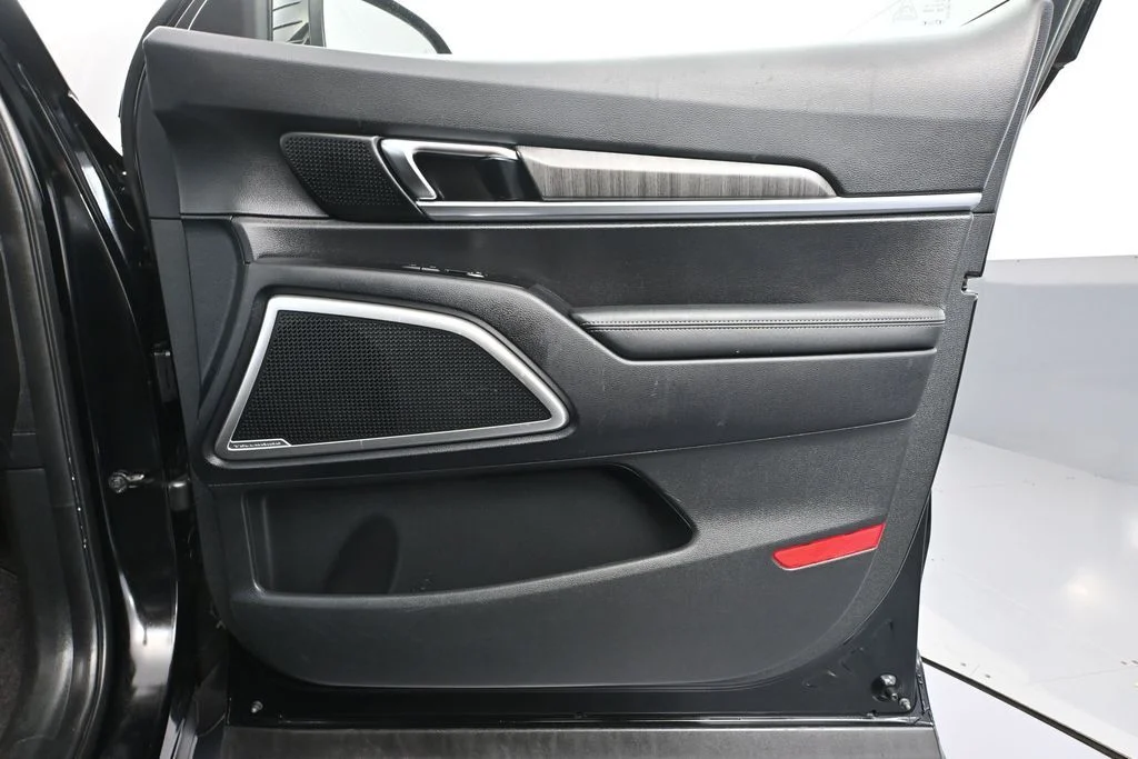 Used 2023 Black Kia EX X-Line image 49