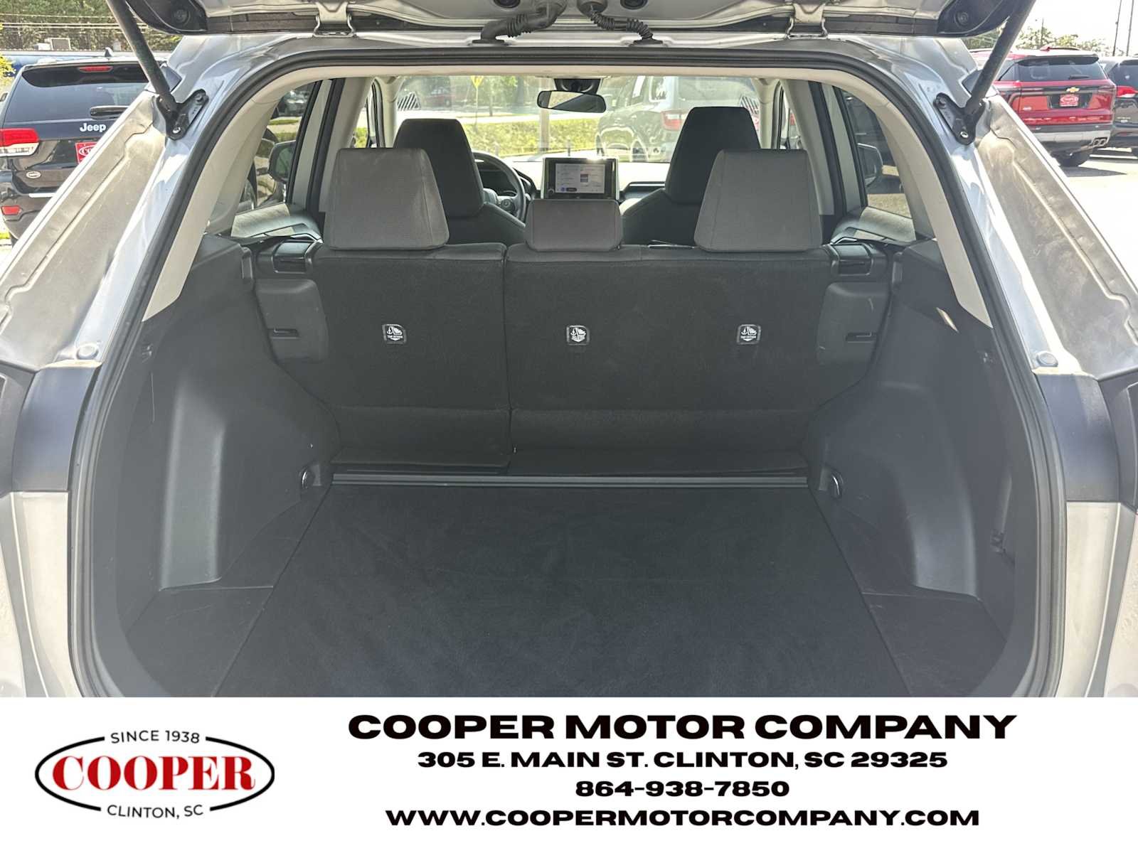 Used 2025 Silver Sky Metallic Toyota XLE image 18