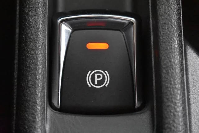Used 2022 Silver Nissan SV Plus image 30