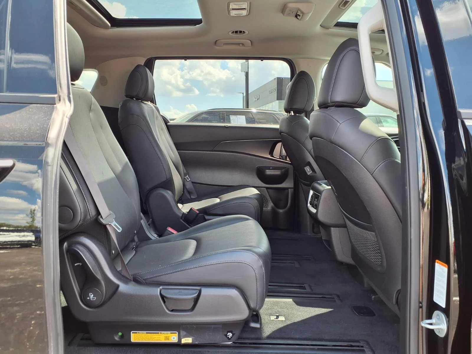 Used 2025 Aurora Black Pearl Kia SX image 30