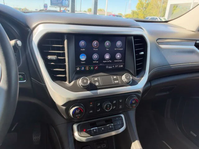 Used 2023 VOLCANIC RED TINTCOAT GMC SLT image 25