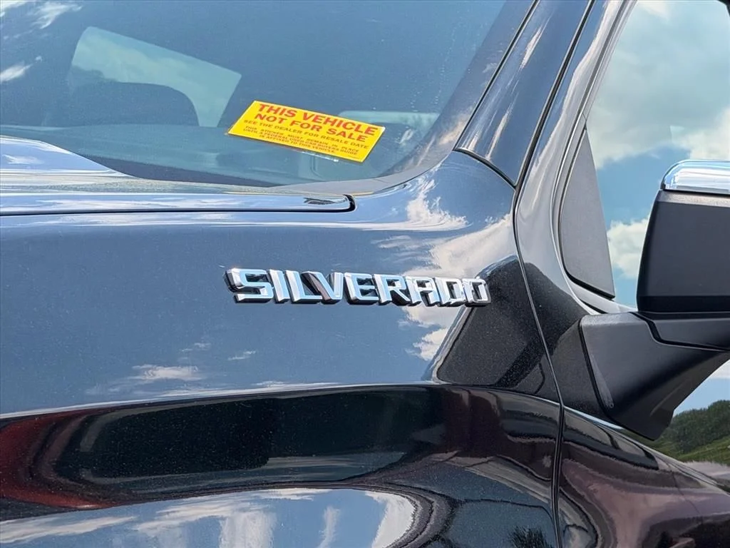 Used 2022 Black Chevrolet LT image 5
