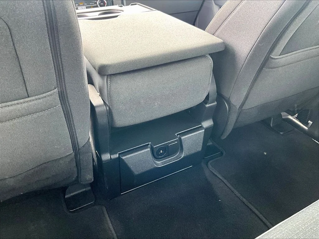 Used 2025 Blue Ford XLT image 11