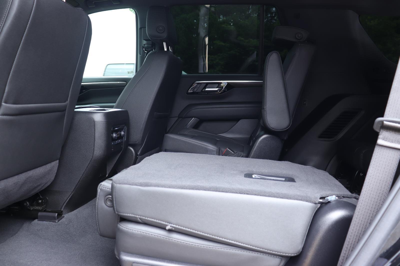 Used 2025 Black Chevrolet Z71 image 13