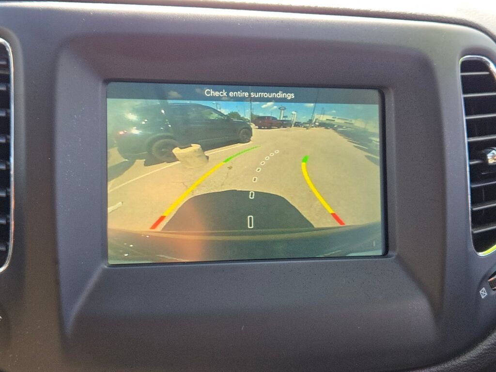 Used 2018 Gray Jeep Latitude image 27