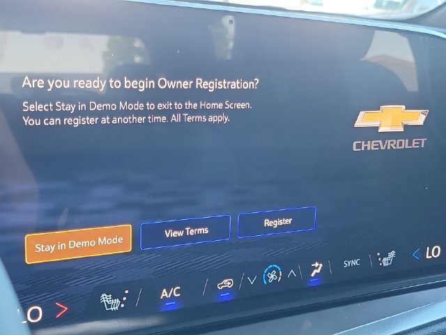 New 2027 Polar White Tricoat Chevrolet LT image 13